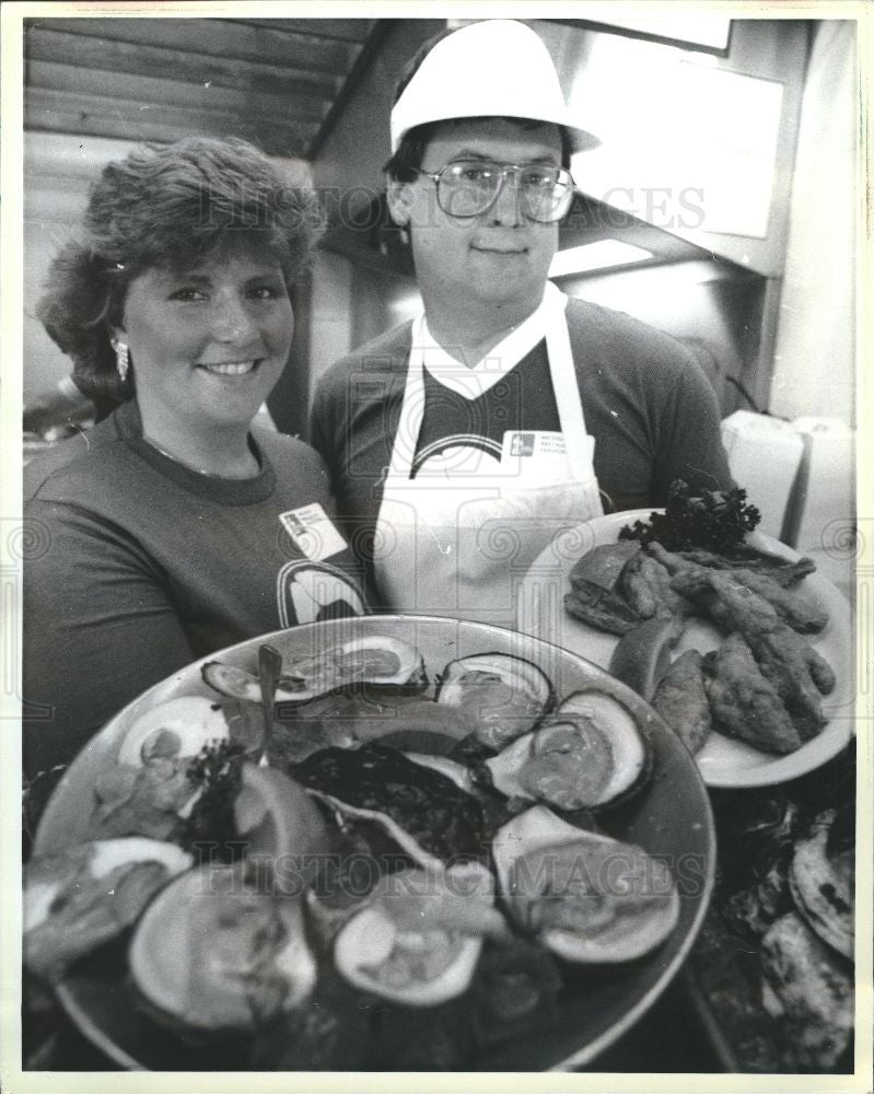 1995 Press Photo Fresh oysters D. Dennison&#39;s Seafood - Historic Images