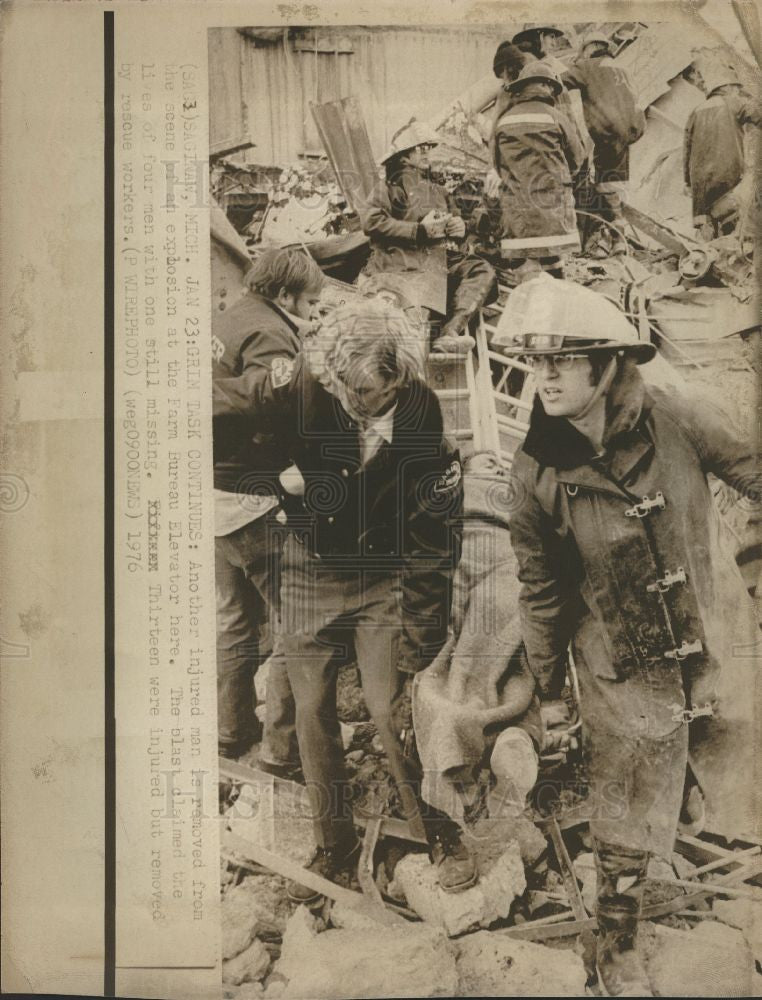 1976 Press Photo Scene of explosion at Farm Bureau - Historic Images