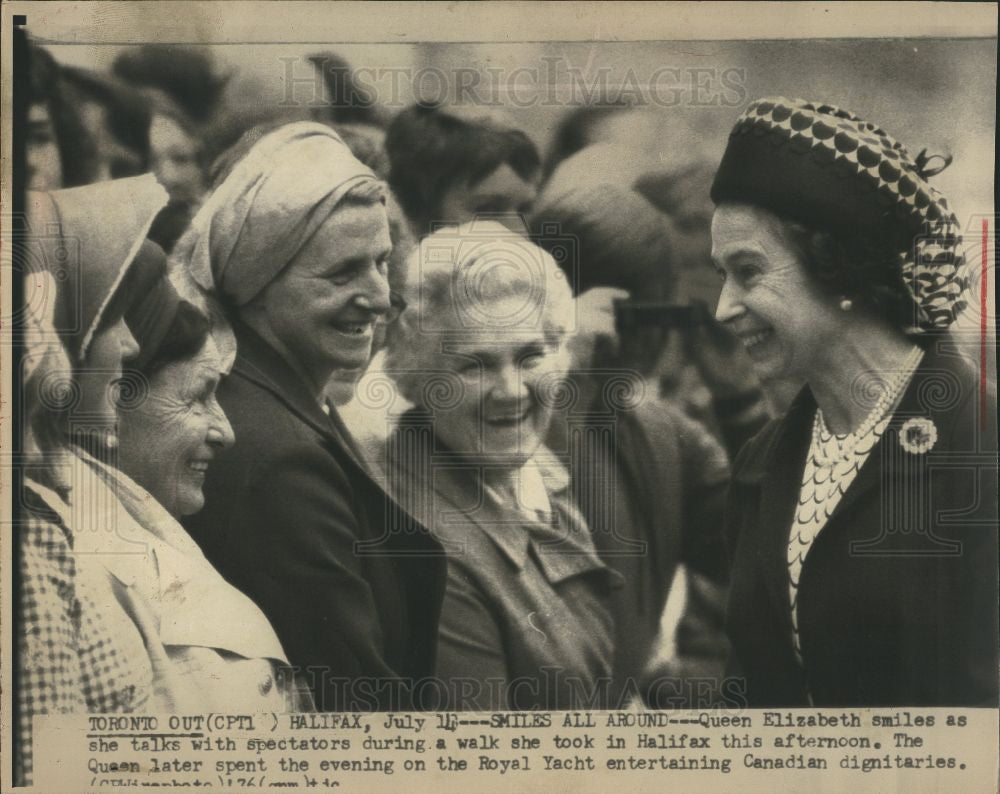 1976 Press Photo Queen Elizabeth - Historic Images