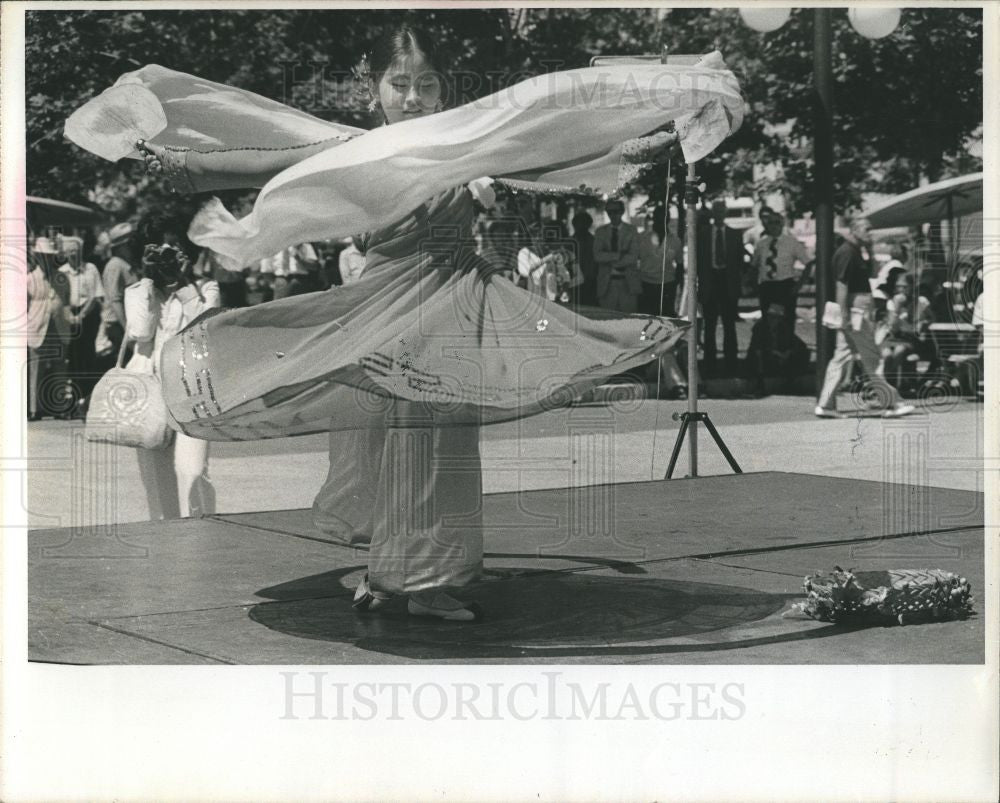 1977 Press Photo Ethnic Festival Far Eastern - Historic Images