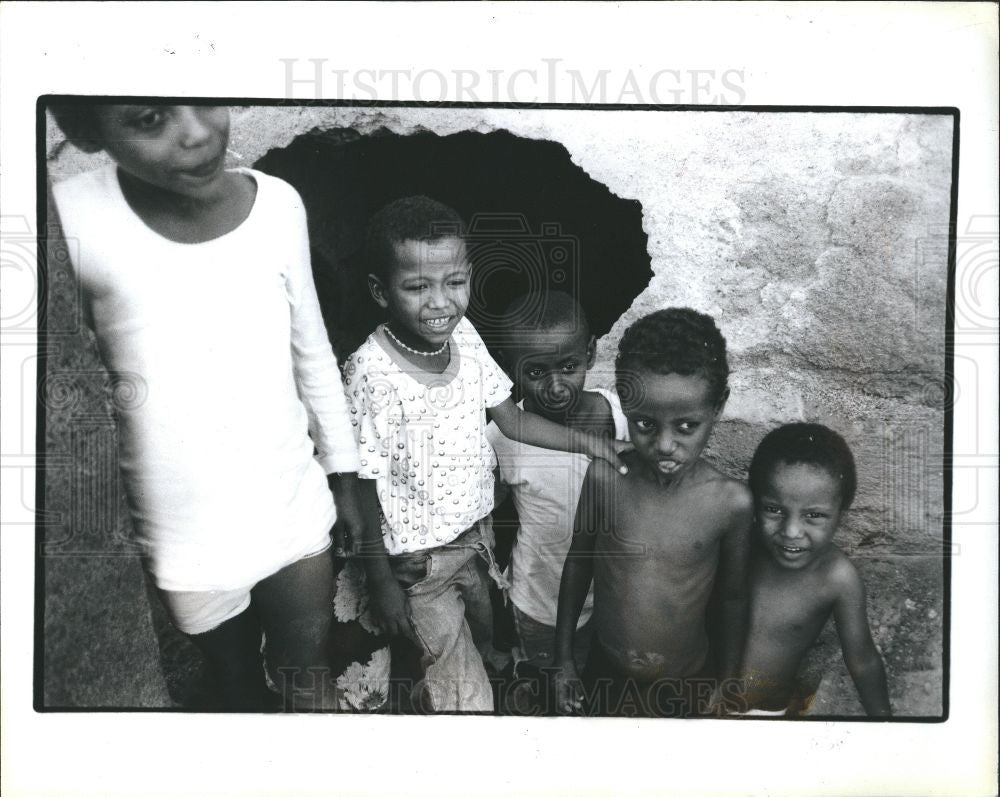 1990 Press Photo Ethiopia children Massawa - Historic Images