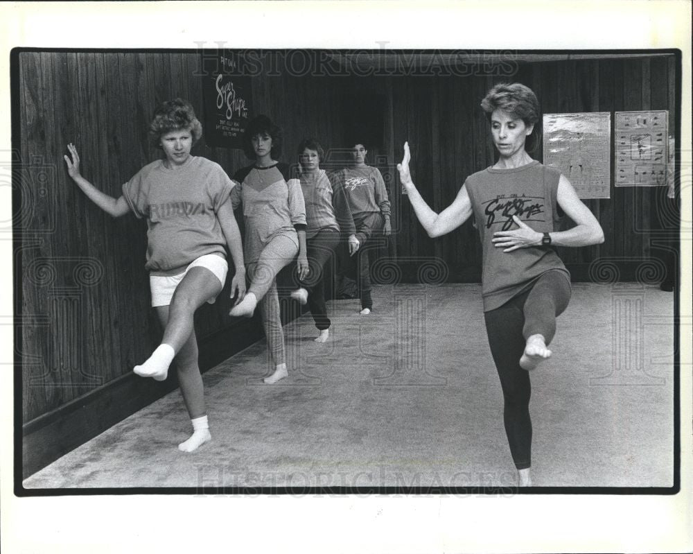 1985 Press Photo Mary-Louise Selover exercise class - Historic Images