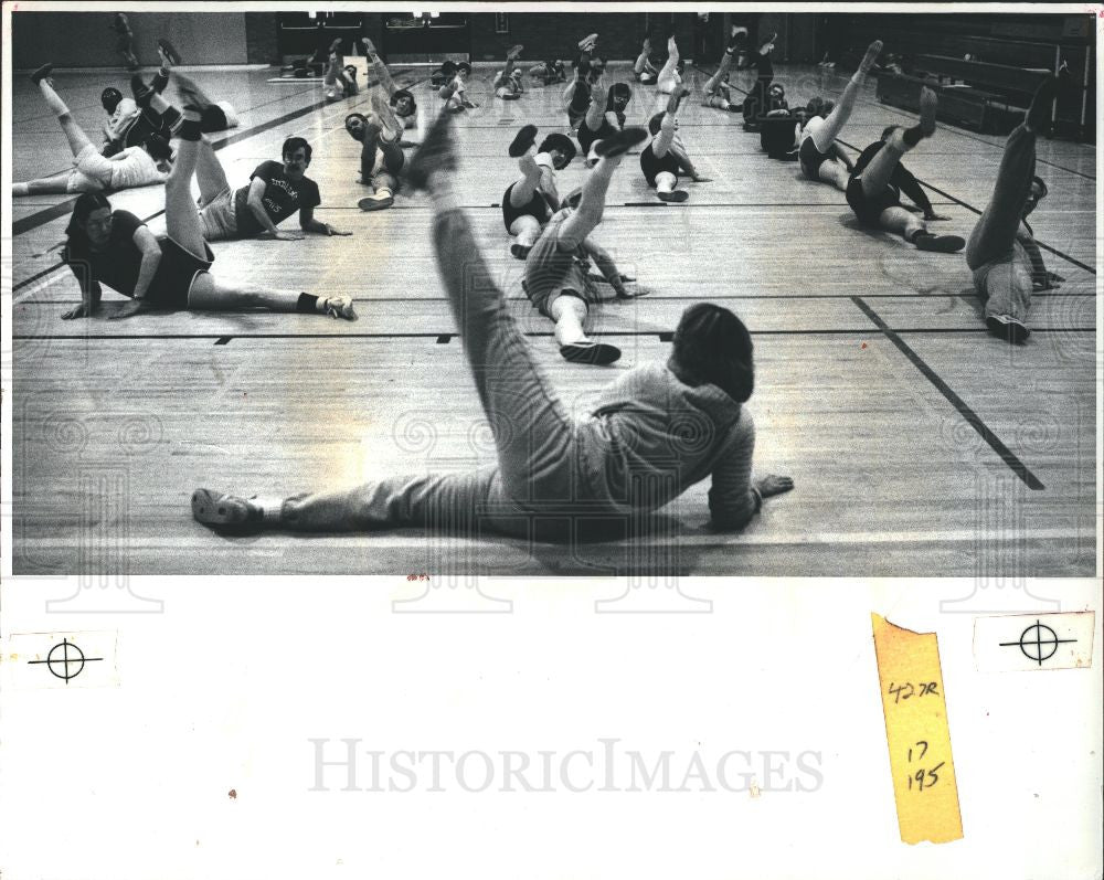 1982 Press Photo Physical Exercise - Historic Images