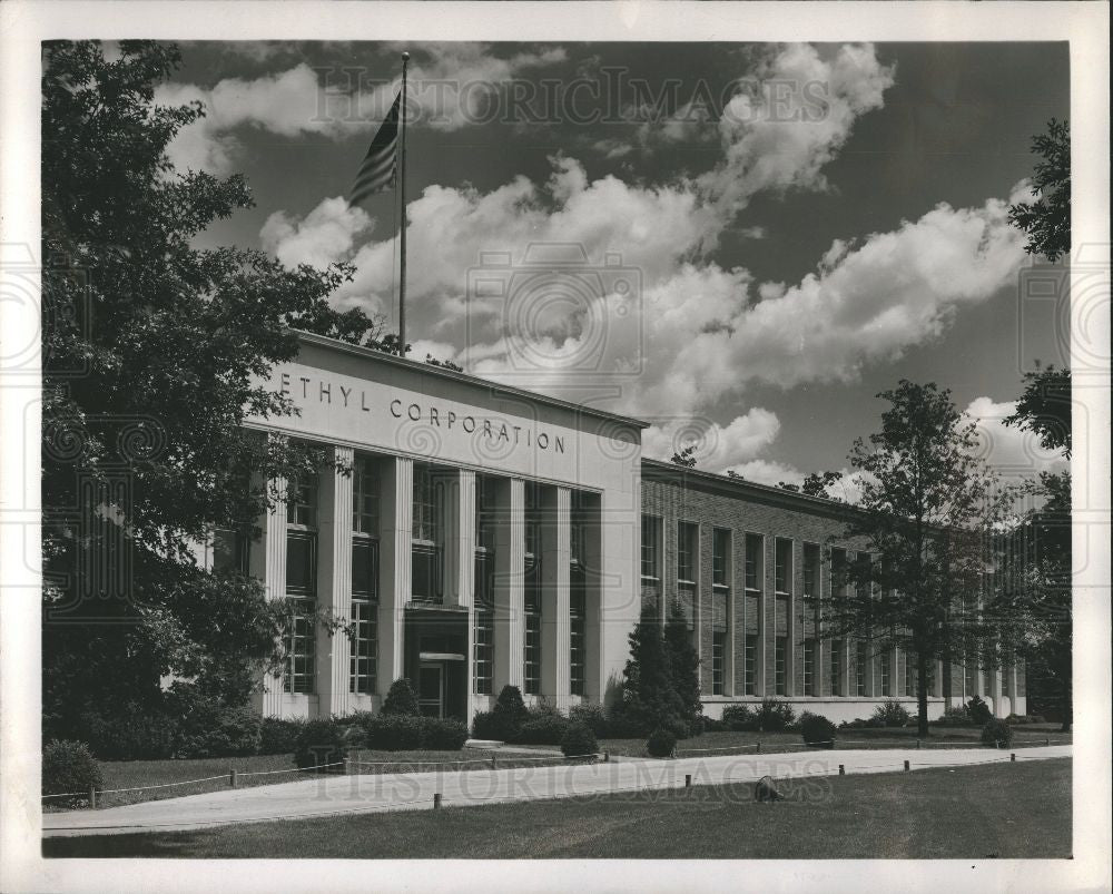1946 Press Photo extensive laboratories Main entrance - Historic Images