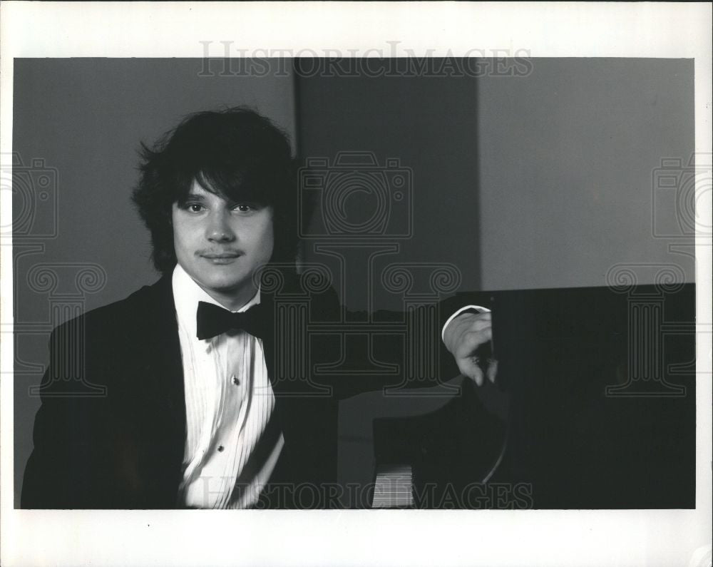 1990 Press Photo Alexei Sultanov pianist - Historic Images