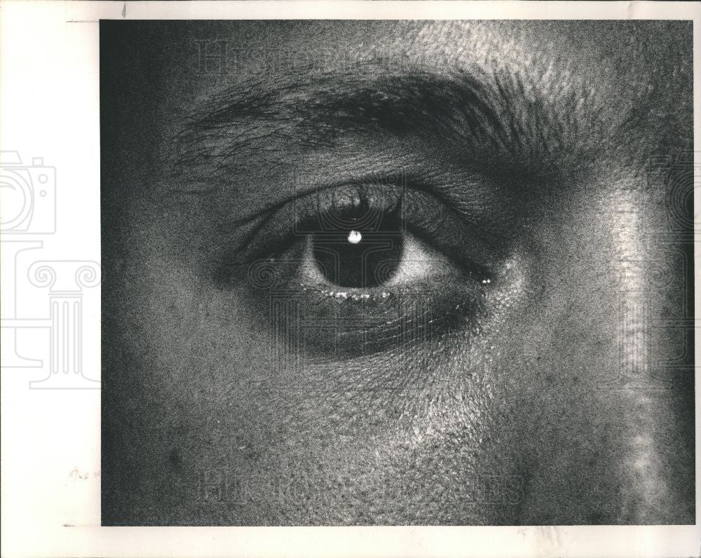 1989 Press Photo Exam at Optometrist Office - Historic Images