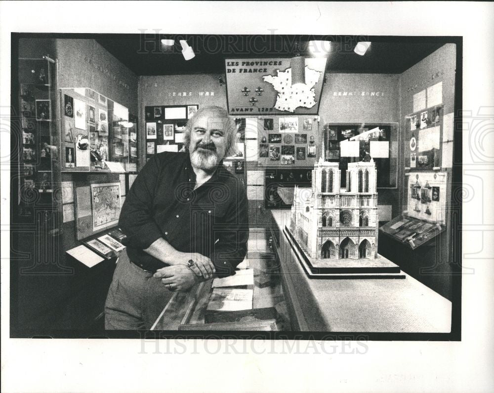 1989 Press Photo Francoise Sully, Owner of La Cuisine - Historic Images