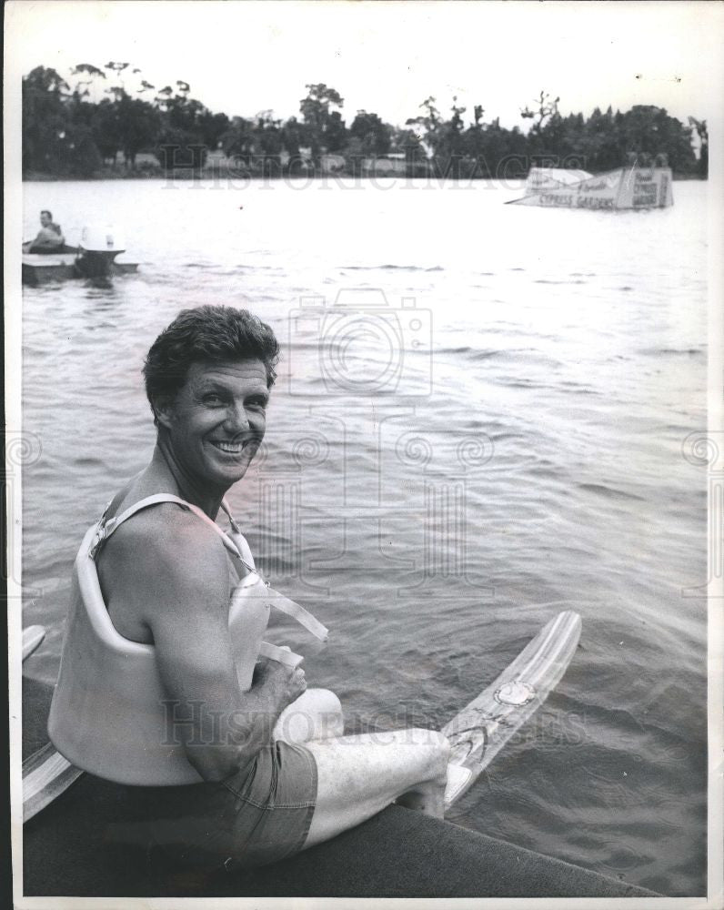 1969 Press Photo Robert Stack Actor - Historic Images