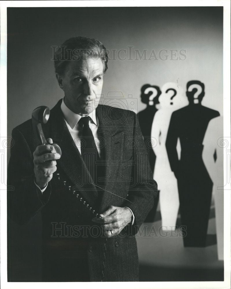1992 Press Photo Unsolved Mysteries Robert stack - Historic Images
