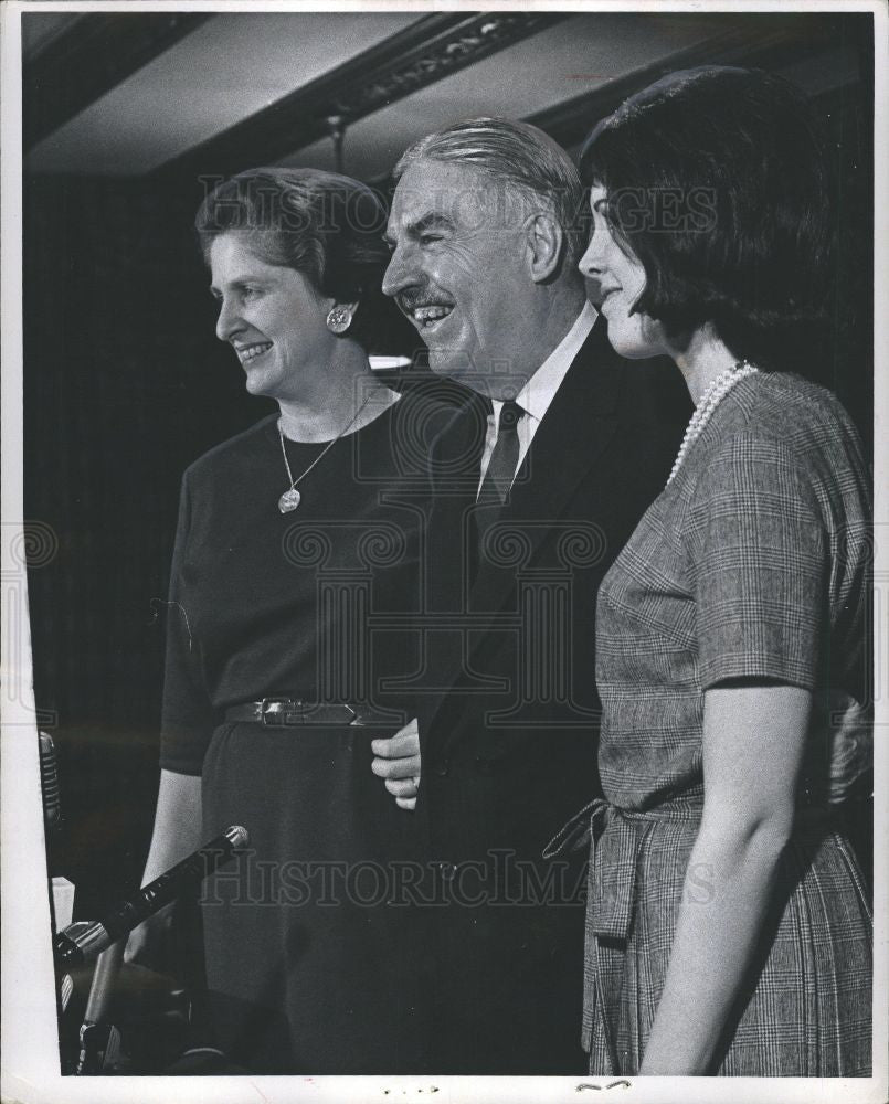 1964 Press Photo Congressman Staebler begins campaign - Historic Images