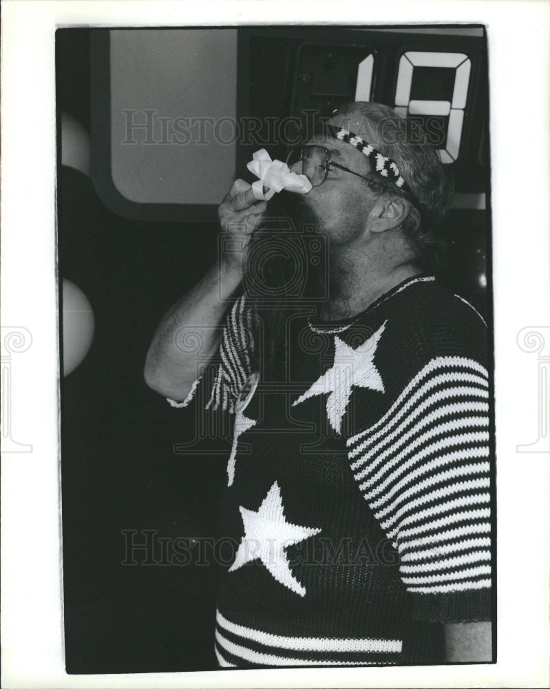 1990 Press Photo Bob Talbert haircut MDA telethon - Historic Images