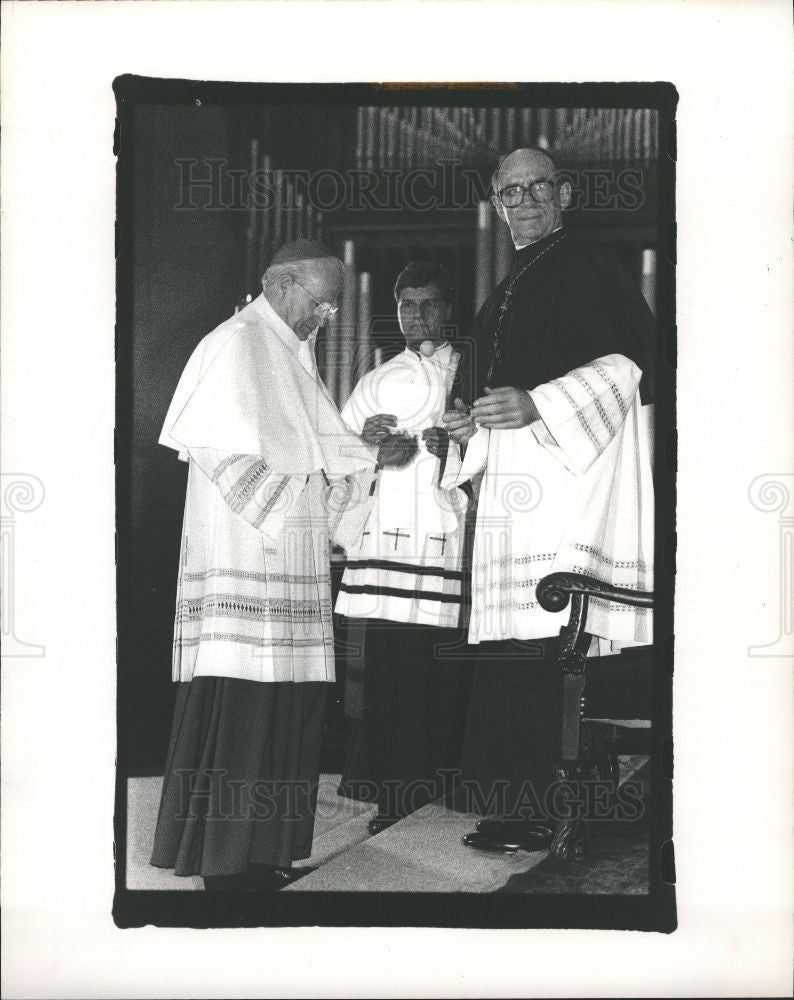 1988 Press Photo Edmund C Szoka Archbishop Detroit - Historic Images