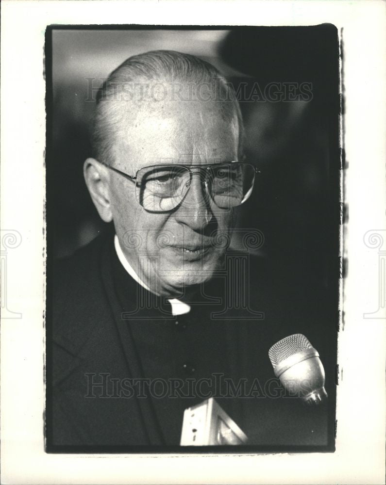 1988 Press Photo Detroit Edmund Szoka Metro Airport - Historic Images