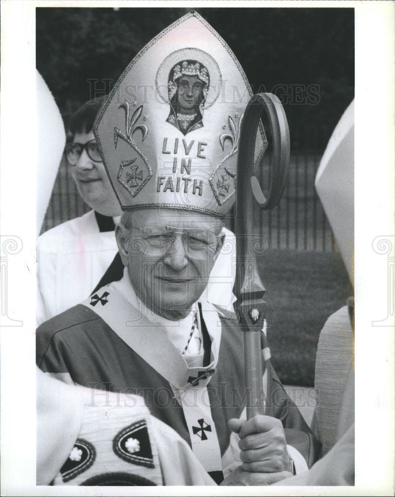 1990 Press Photo Edmund Szoka is an American prelate of - Historic Images