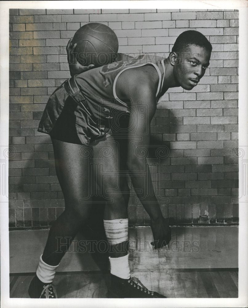 1976 Press Photo Vertes Zeigler Harlem Basketball - Historic Images