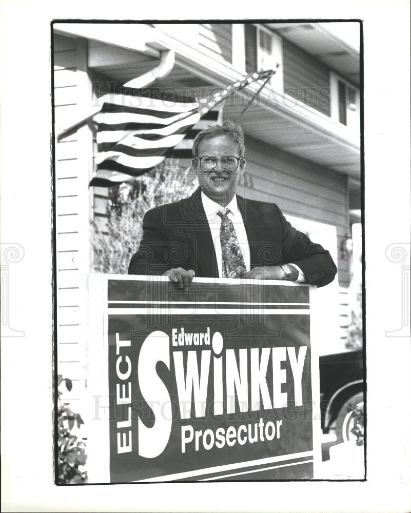 1992 Press Photo Edward Swinkey - Historic Images