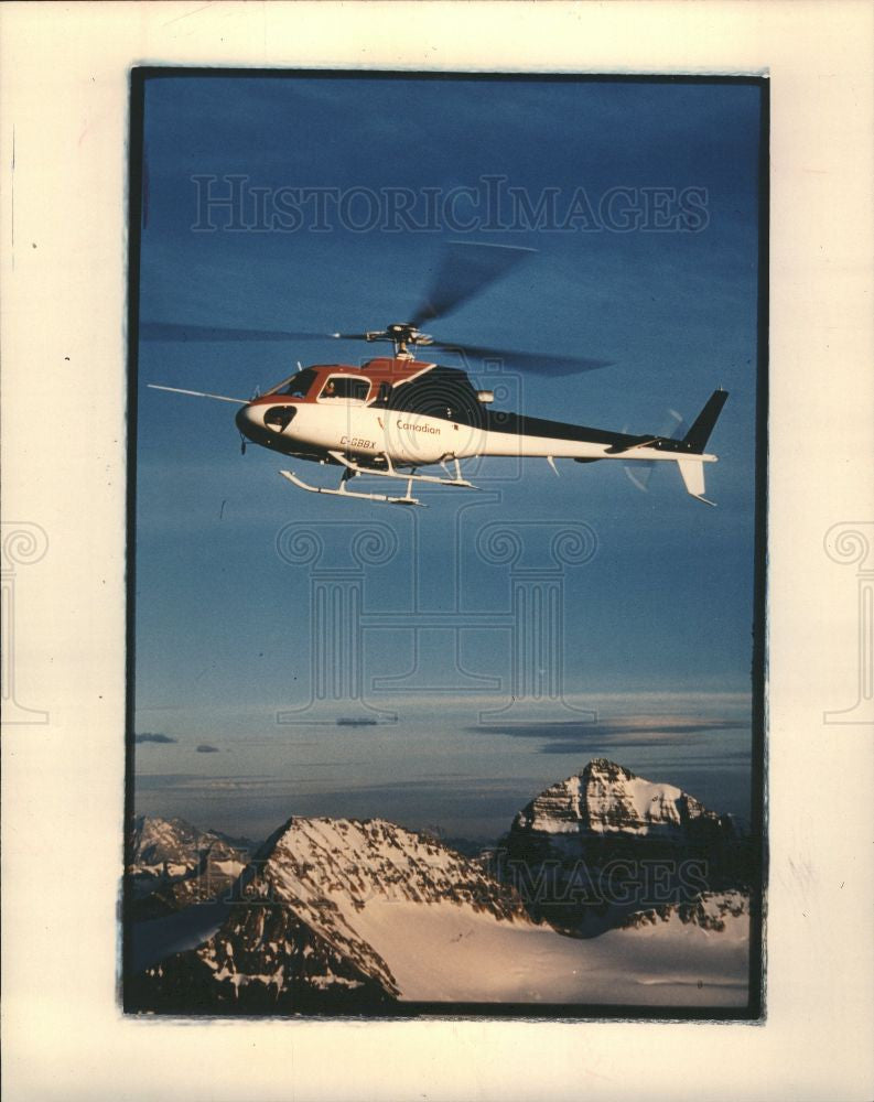 1990 Press Photo Canadian Helicopters Vancouver Snow - Historic Images