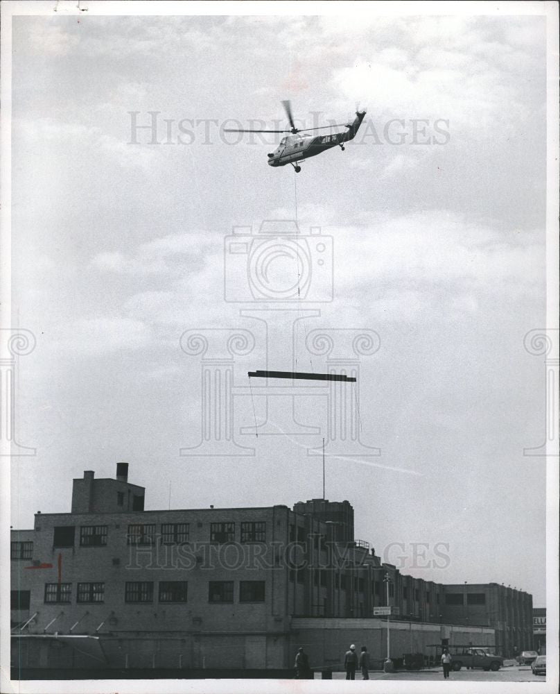 1979 Press Photo Helicopter Beams Real Estate Store - Historic Images