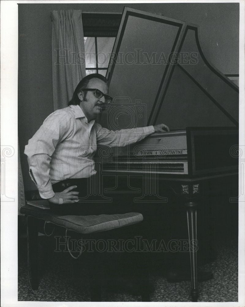 2000 Press Photo Knight Vernon Harpsicord - Historic Images