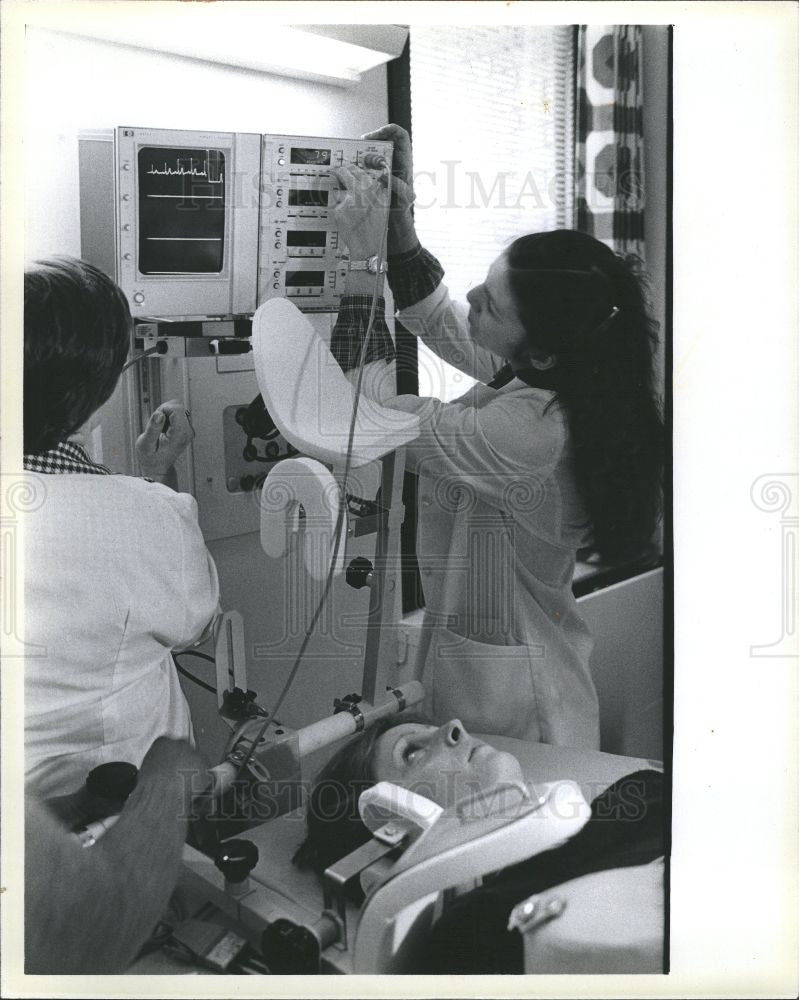 Press Photo ICU Harper Hospital Detroit - Historic Images