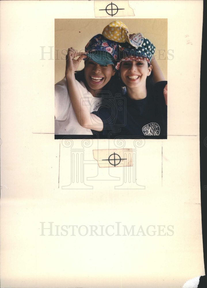 1989 Press Photo Hat - Historic Images