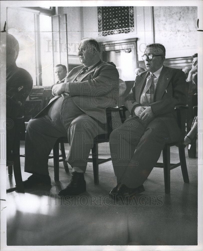 1952 Press Photo Little John Big Louie Szczepanik court - Historic Images