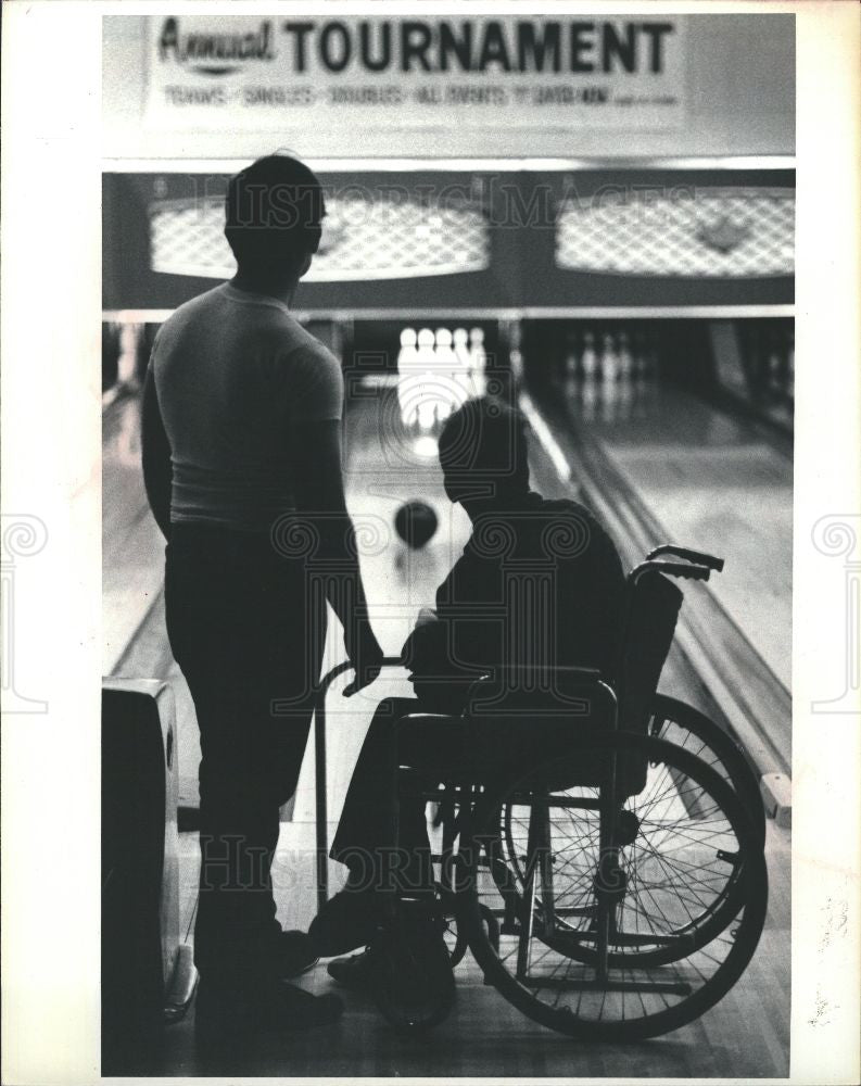 1981 Press Photo Guernsey handicapp Bowling - Historic Images