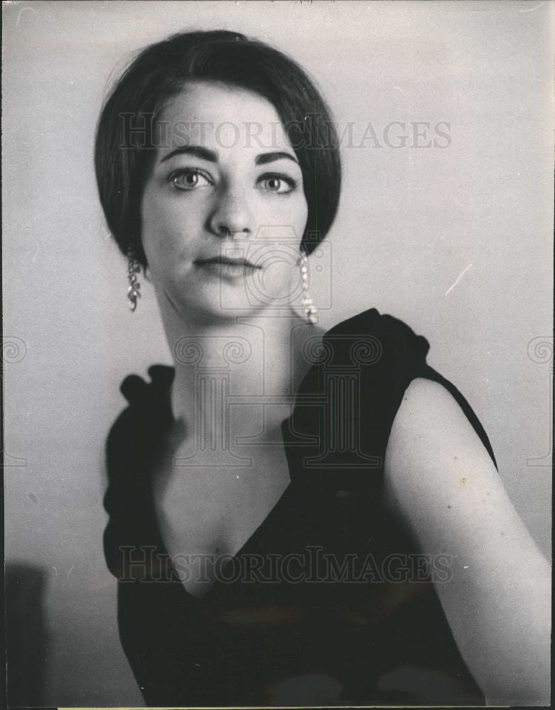 1966 Press Photo Kathy Switzer, Lynchburg College - Historic Images