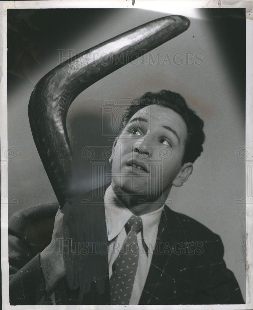 1954 Press Photo Boomerang, gift - Historic Images