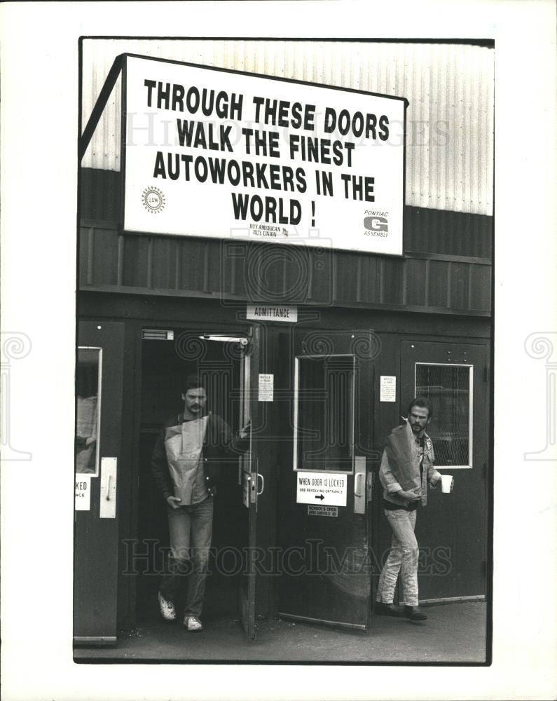 1987 Press Photo Pontiac plant closing - Historic Images