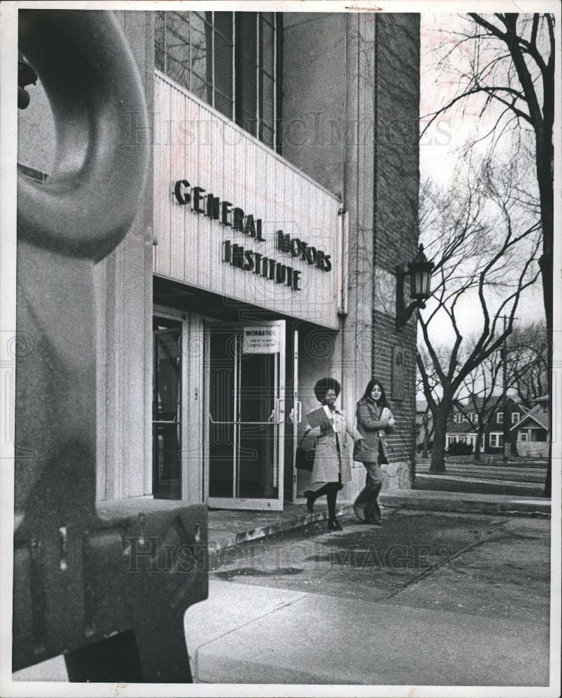 1972 Press Photo General Motors Institute Flint - Historic Images
