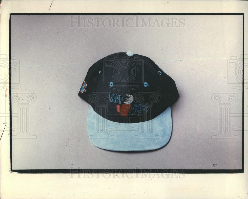 1992 Press Photo Hat - Historic Images