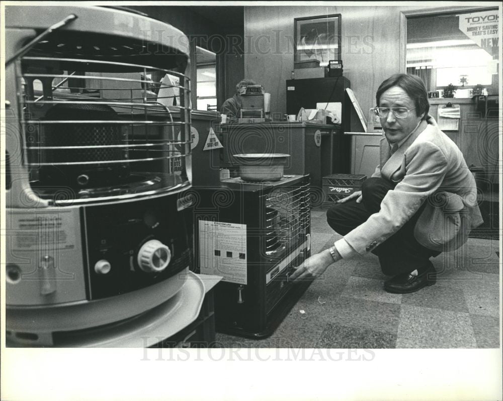 1981 Press Photo heater electric gas warm store - Historic Images