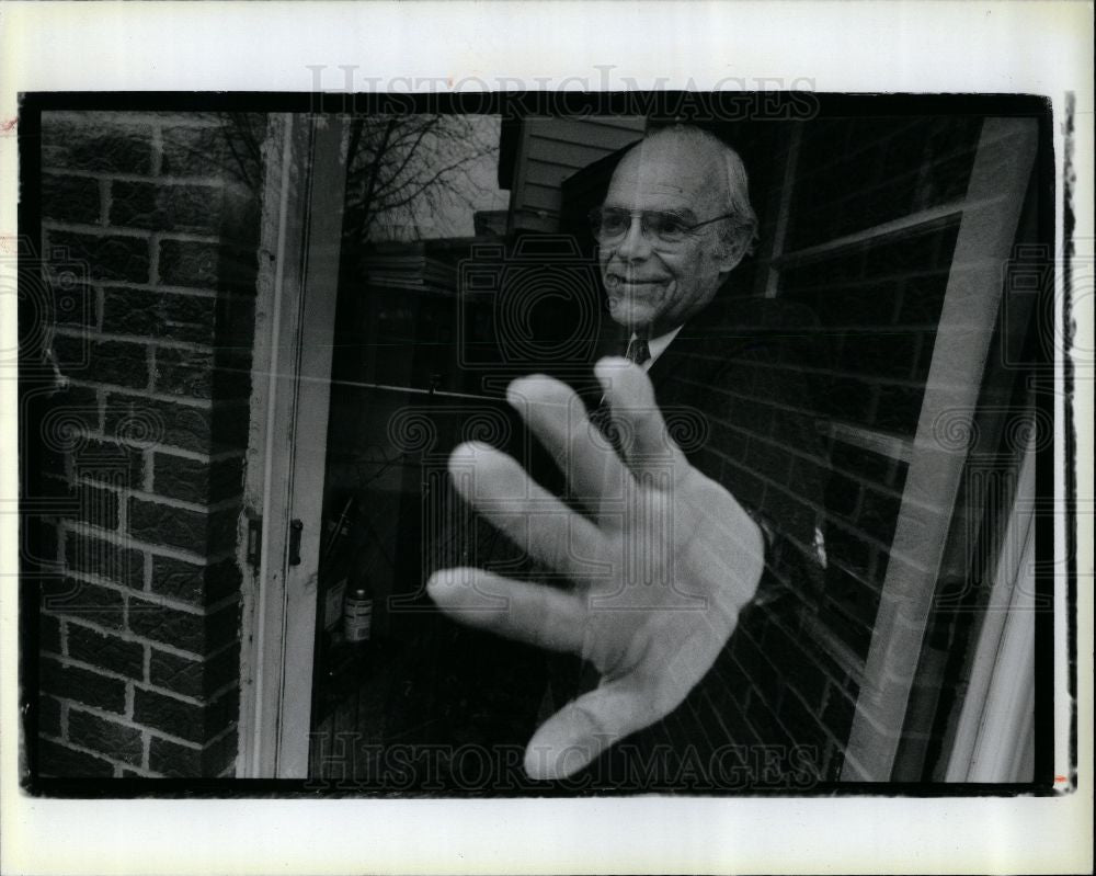 James Callow 1992 Press Photo Prof James Callow New Year Folklore - Historic Images