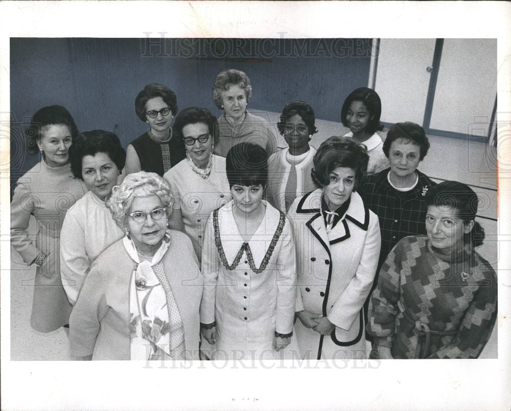 1970 Press Photo Heart Gold Awards Volunteers Hamner - Historic Images