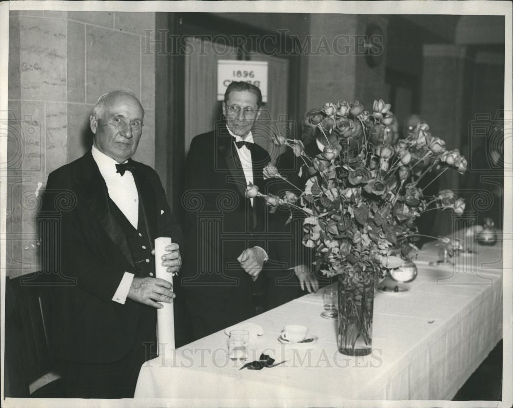 1936 Press Photo Edward D Stain Masonic Veteran bouquet - Historic Images