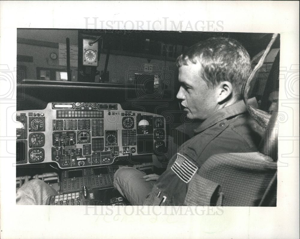 1989 Press Photo Helicopter Cockpit - Historic Images