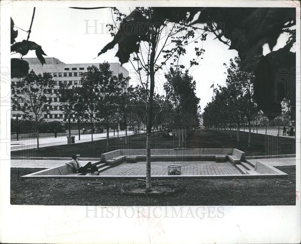1972 Press Photo Philip A. Hart Plaza Detroit - Historic Images