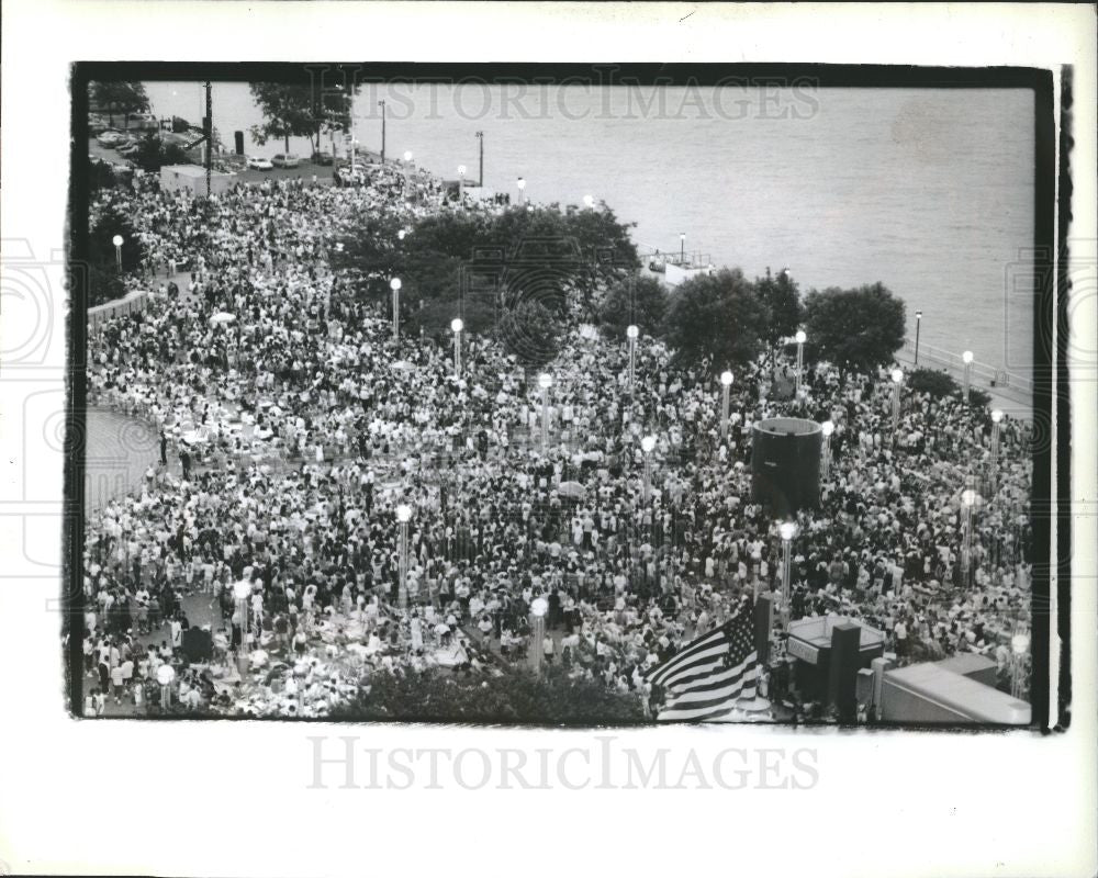 1991 Press Photo Hart Plaza Downtown Detroit - Historic Images