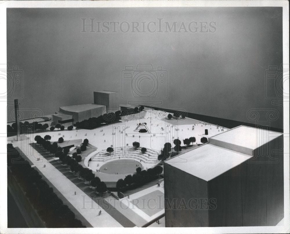 Press Photo Dodge Fountain plaza - Historic Images