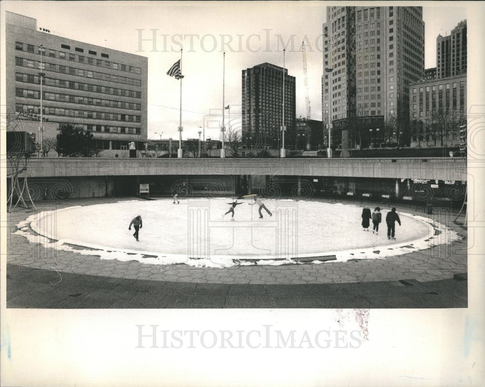 1988 Press Photo Philip A. Hart Plaza, - Historic Images