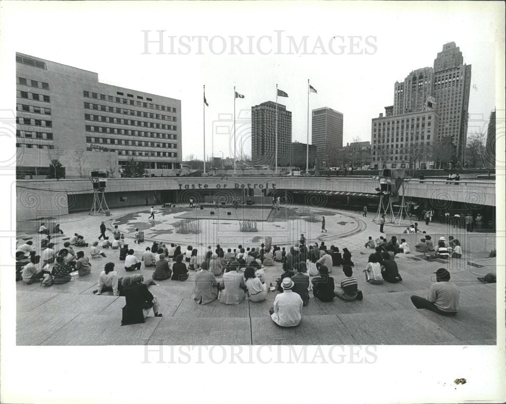 1984 Press Photo Philip A.Plaza - Historic Images
