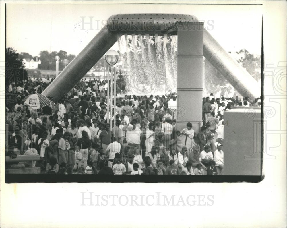 1988 Press Photo Hart Plaza Fireworks - Historic Images