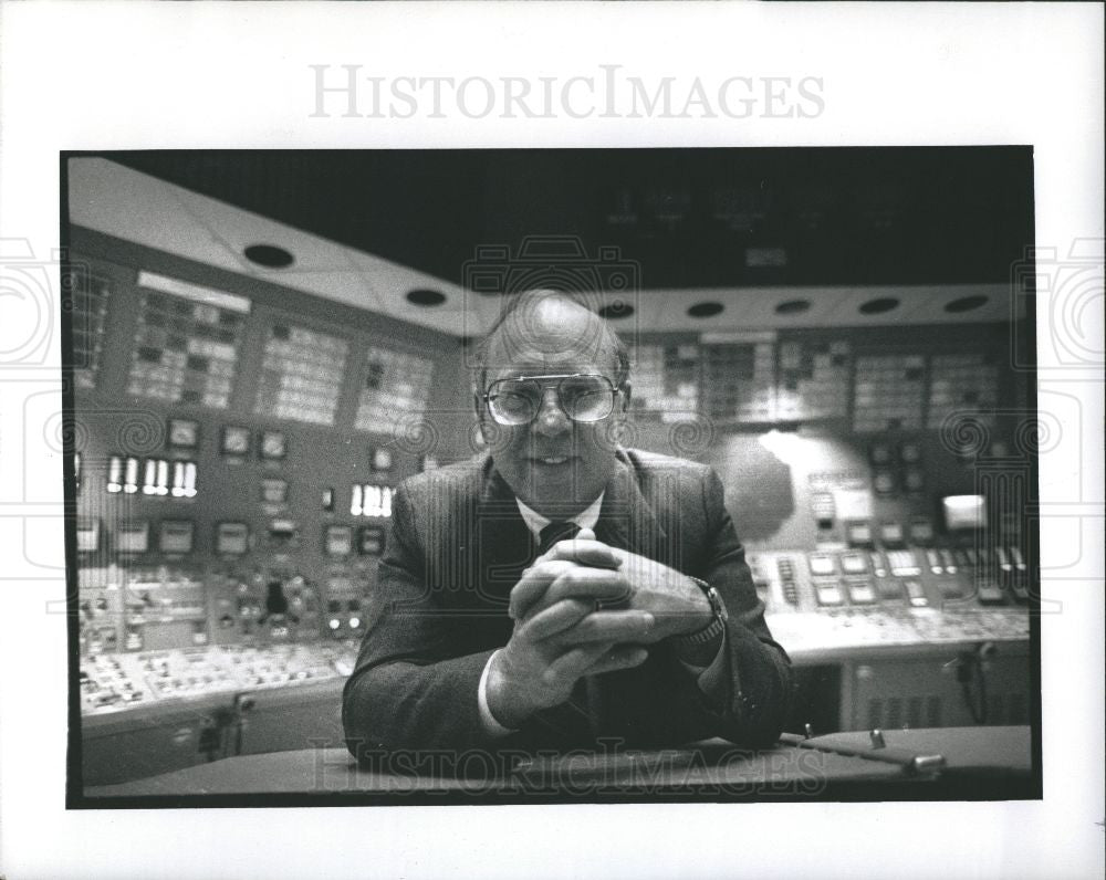 1989 Press Photo Raplph Slyvie - Historic Images
