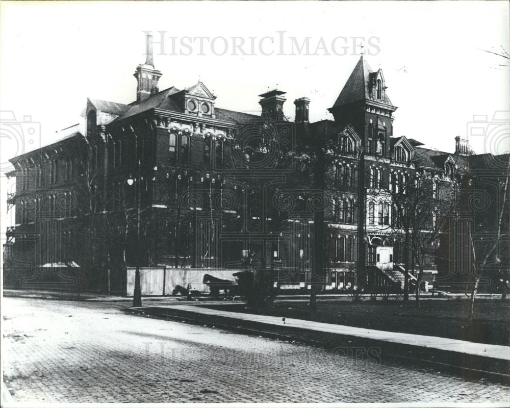 1985 Press Photo Harper Hospital - Historic Images