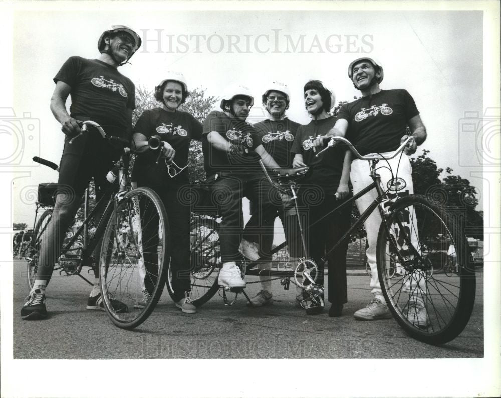 1988 Press Photo Tandom Bike Disabled riders Bell Isle - Historic Images