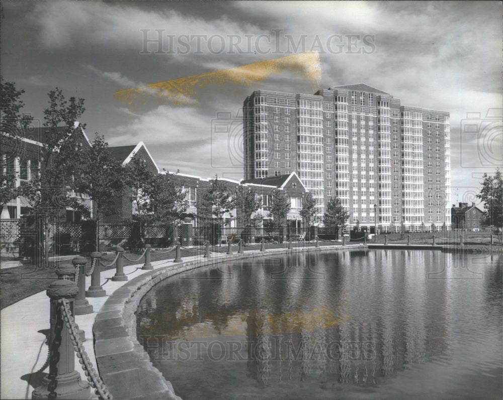 1989 Press Photo Harbor Tower Harbortown Riverfront - Historic Images