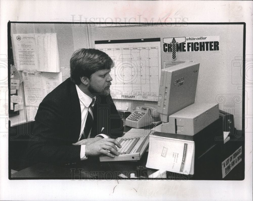 1990 Press Photo Kirk Tabbey Washtenaw County Computer - Historic Images