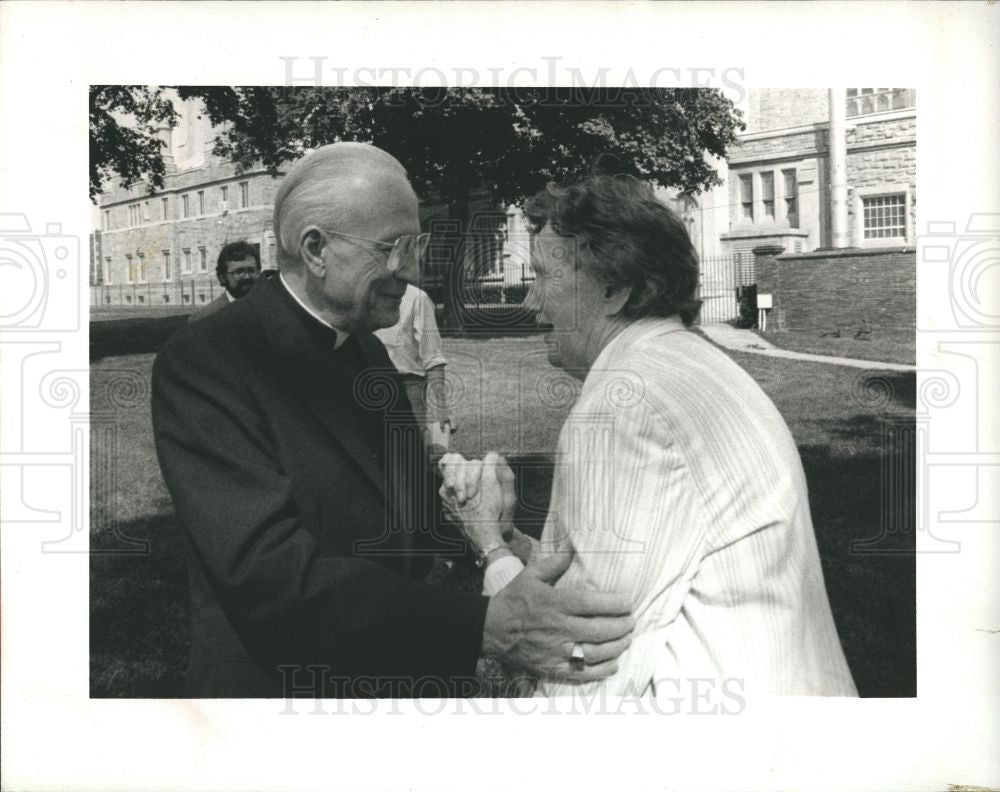1988 Press Photo Archbishop Szoka Margaret Cronyn - Historic Images