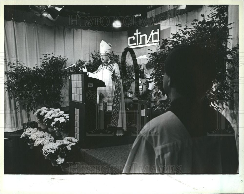 1985 Press Photo Edmund Szoka Catholic Cable Television - Historic Images